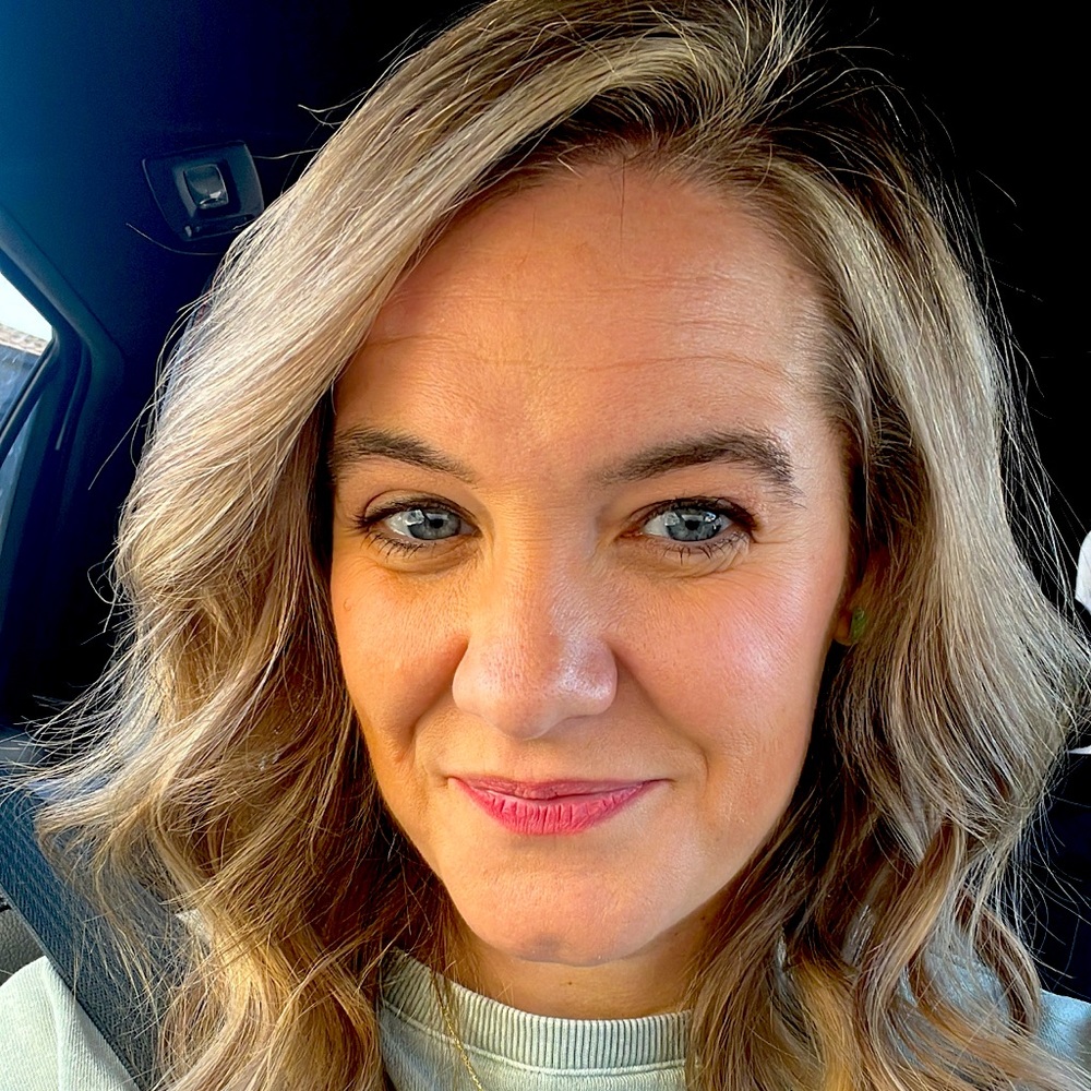 Meet your Posher, Lori